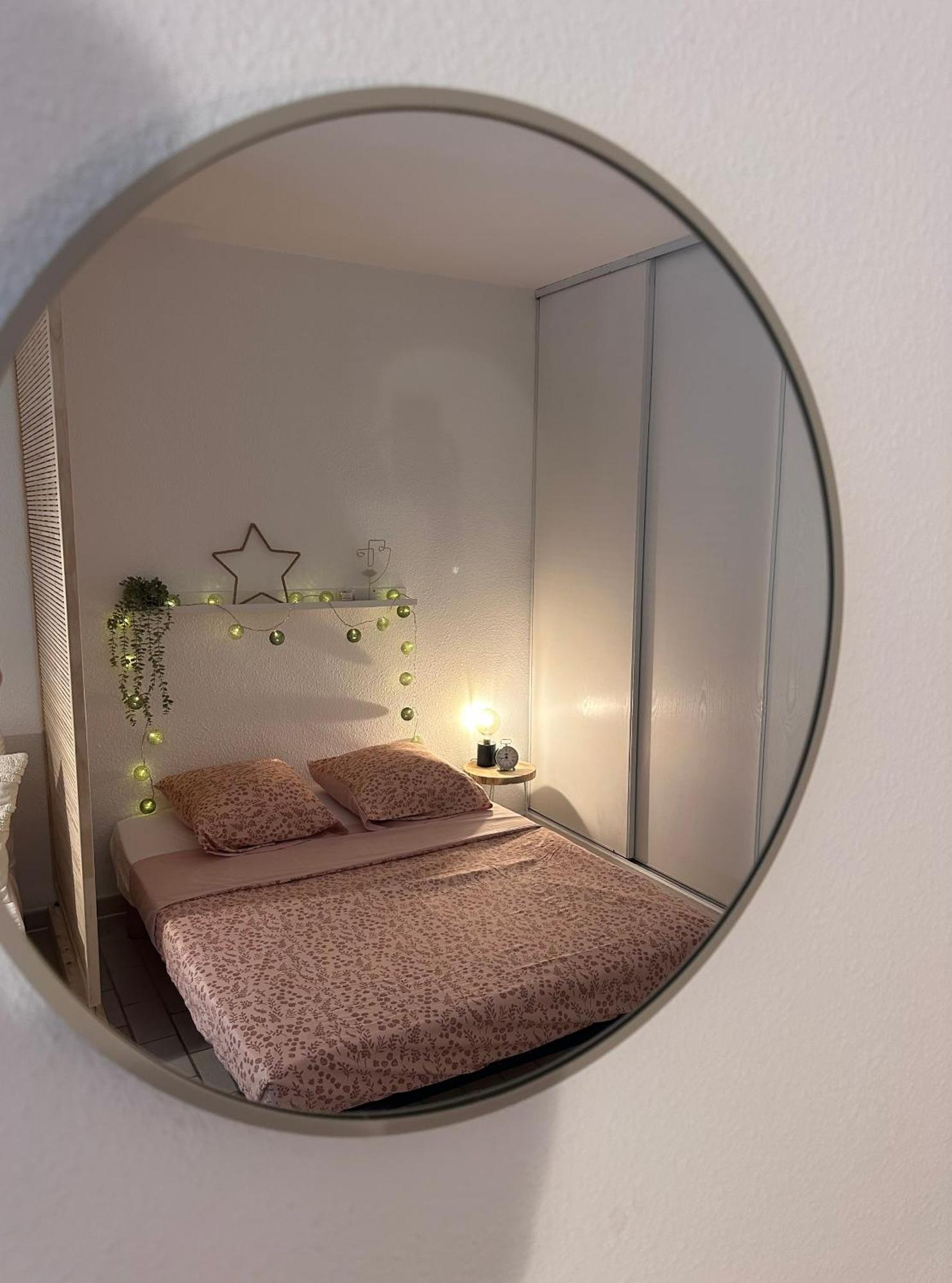 Studio Sur Le Port De Hyeres - A 2Min Des Plages, Clim & Balcon المظهر الخارجي الصورة