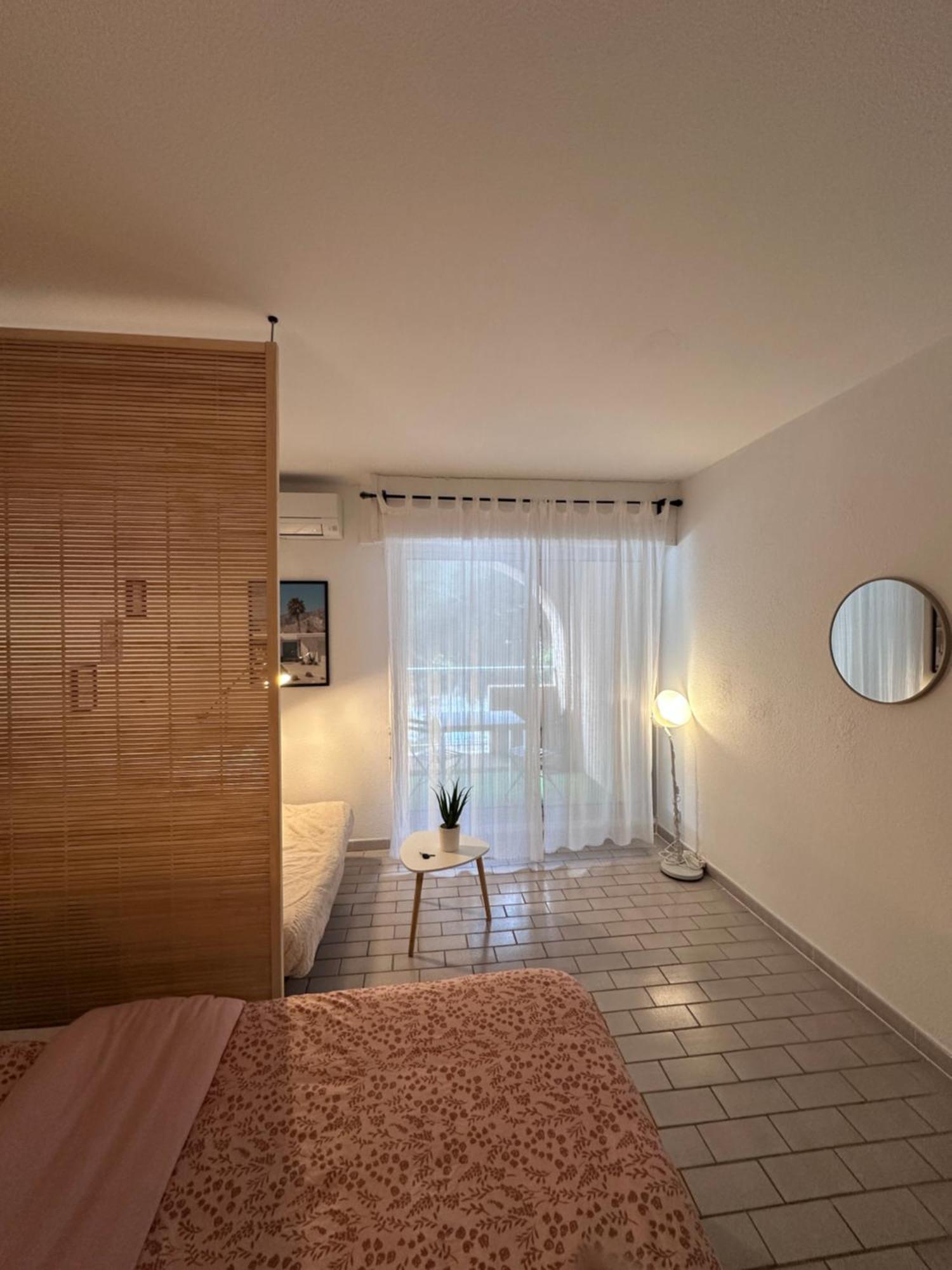 Studio Sur Le Port De Hyeres - A 2Min Des Plages, Clim & Balcon المظهر الخارجي الصورة
