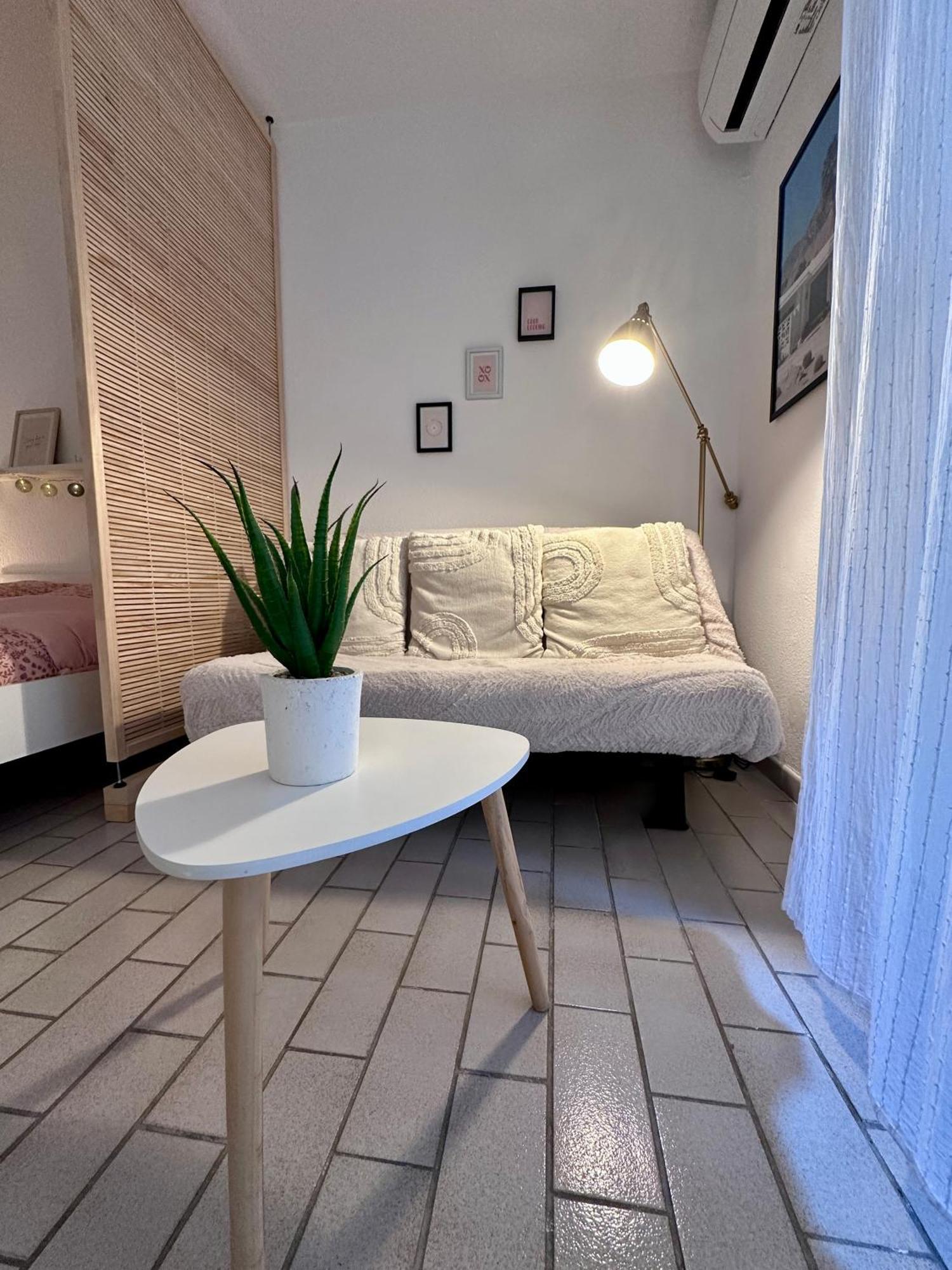Studio Sur Le Port De Hyeres - A 2Min Des Plages, Clim & Balcon المظهر الخارجي الصورة