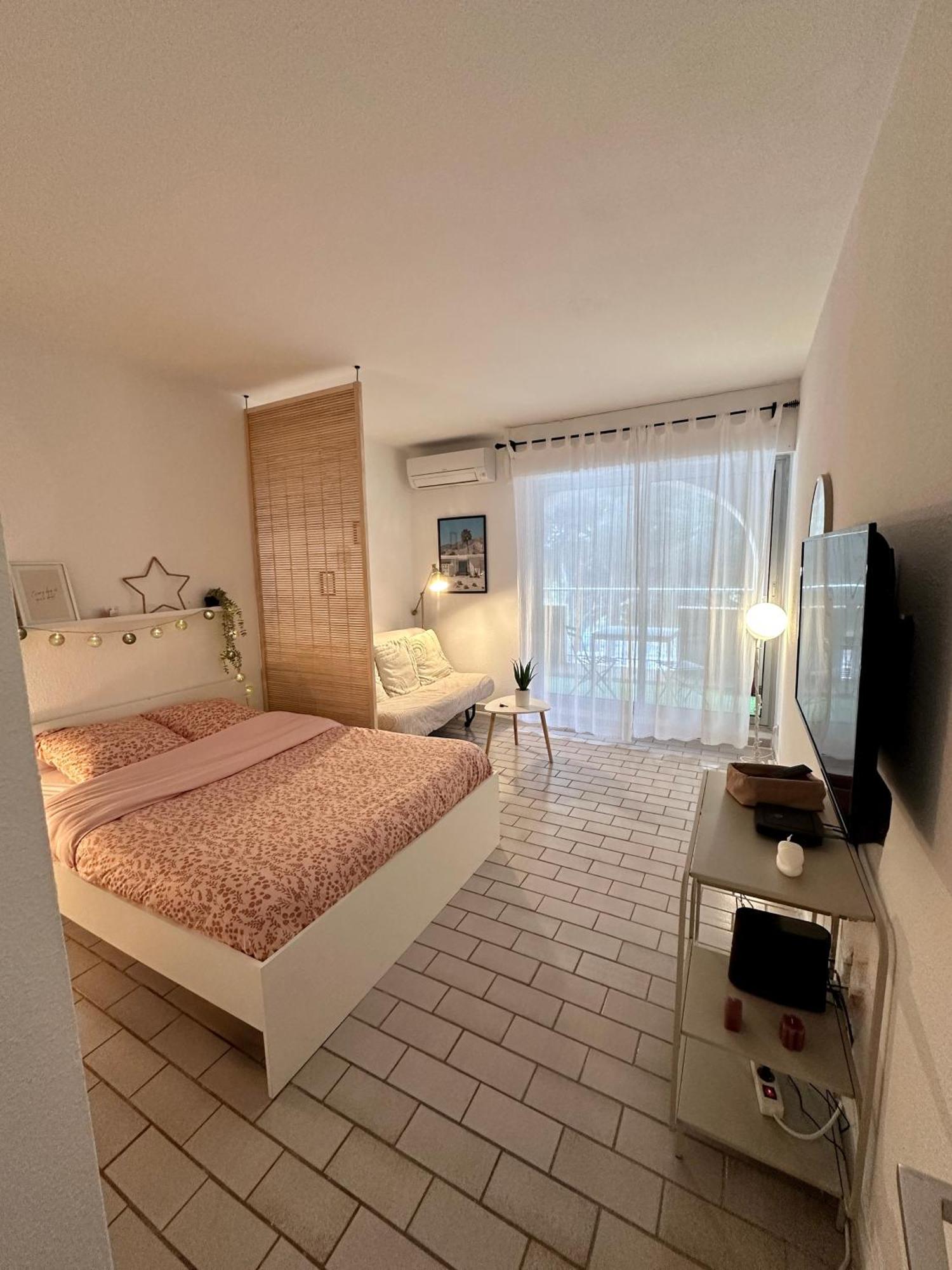 Studio Sur Le Port De Hyeres - A 2Min Des Plages, Clim & Balcon المظهر الخارجي الصورة